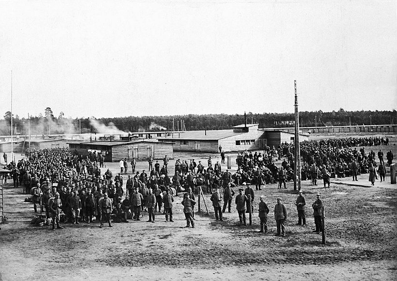 Gefangenenlage am Exerzierplatz in Erlangen 1915