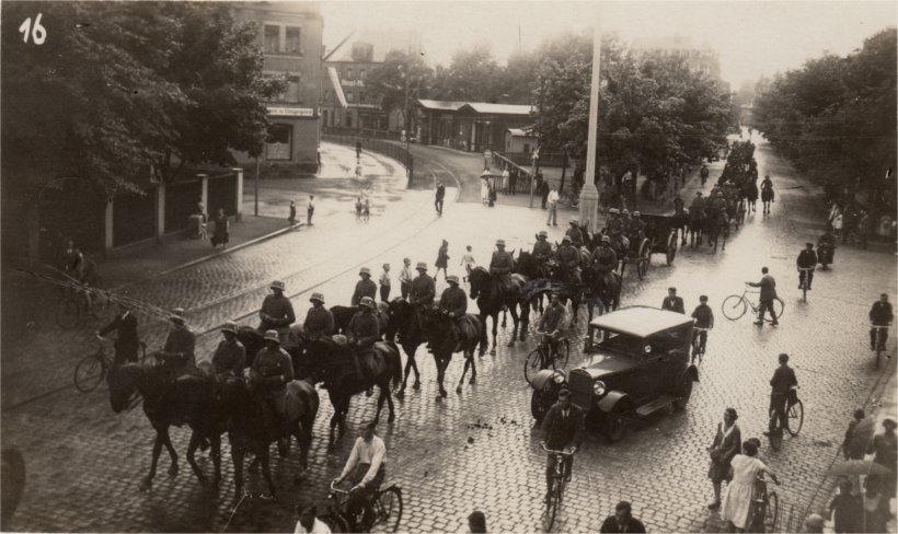 Erlangen, Reichswehr am Zollhausplatz um 1925