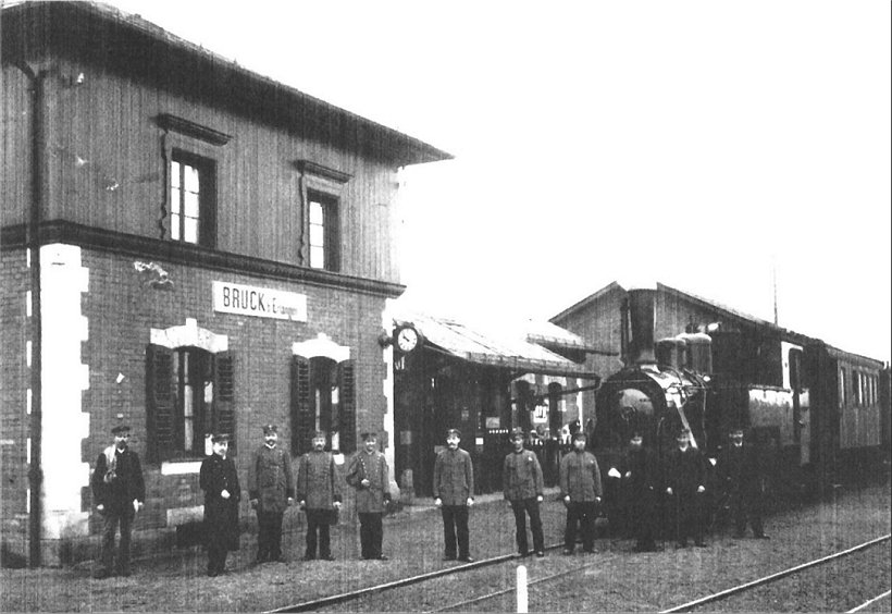 Erlangen Bruck Bahnhof mit Ansicht der Sekundärbahn "Fuchtl" von Erlangen nach Herzogenaurach